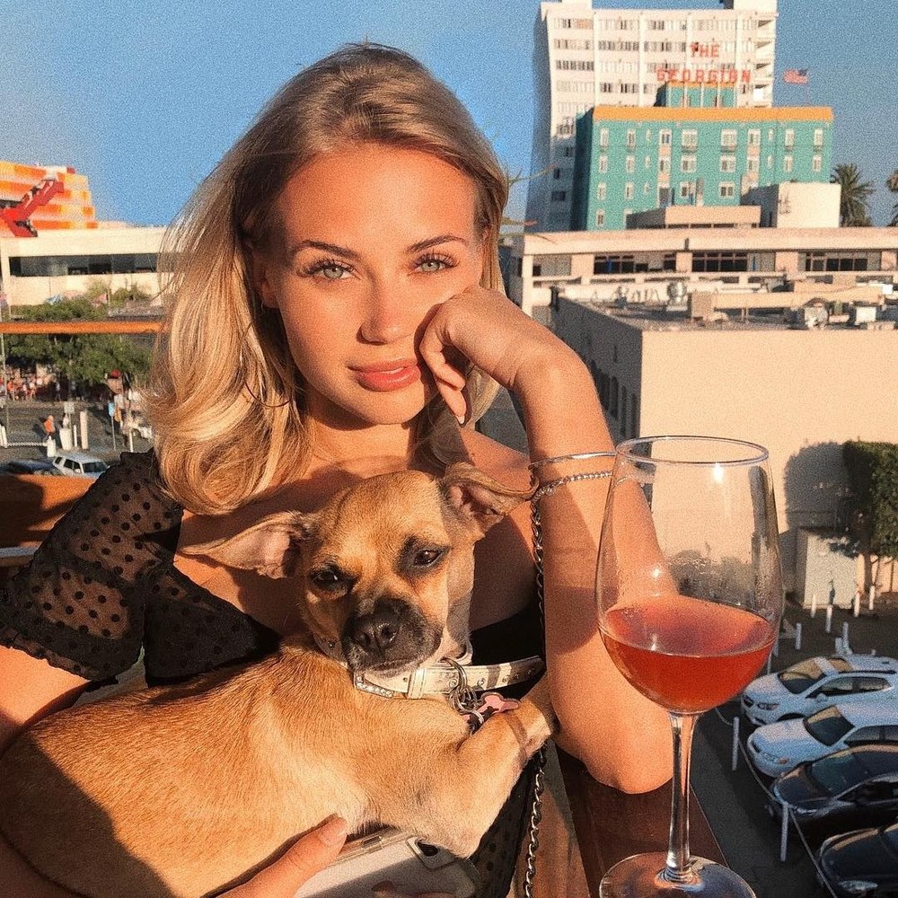 Meet your Posher, Danika